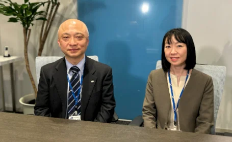 日本システム技術の林さん(左)、大友さんにお話を伺いました